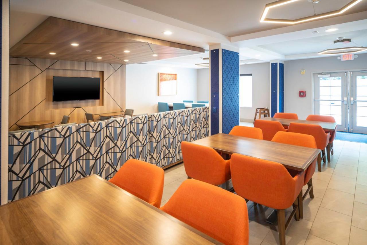Express And Atlanta-johns Creek By Ihg